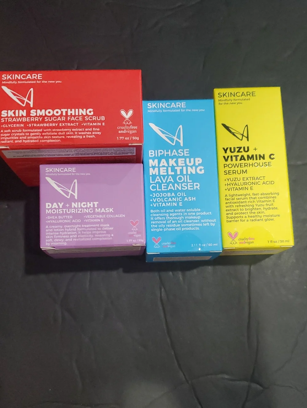 4pack face scrub oil cleanser moisturizing mask and vit C serum skincare set NEW
